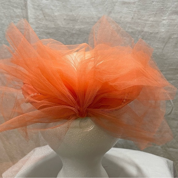 Fedora coral colored Facinator. 50’s style. Rare find. loose threads see pics. - Picture 4 of 10